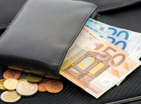 Leticia Poole, experta en Economía y Empresa: Las 4 reglas para ahorrar si ganas menos de 2.000 € al mes Fuente: iStock Leticia Poole, experta en Economía y Empresa: Las 4 reglas para ahorrar si ganas menos de 2.000 € al mes Fuente: iStock