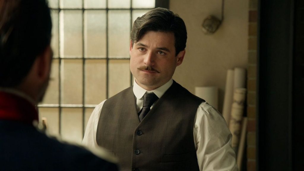 Manuel afronta la inestabilidad de su empresa mientras observa tensiones en el entorno de 'La Promesa' 