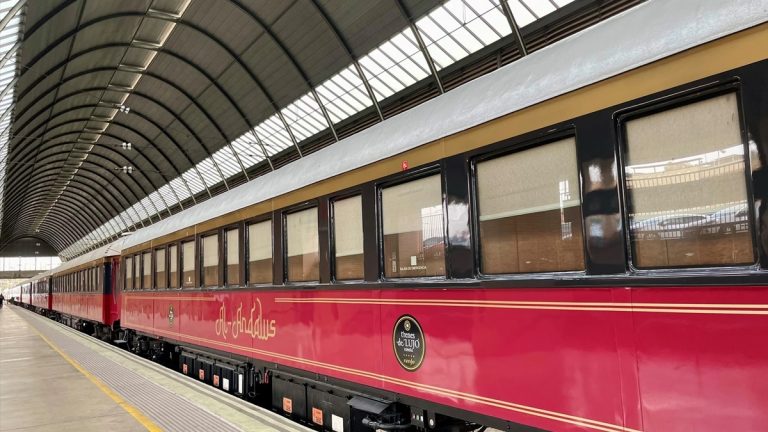 Pese a incidencias diarias en Cercanías y AVE, Renfe amplía su lujoso tren 'Al-Ándalus a Extremadura, Castilla La-Mancha y Madrid