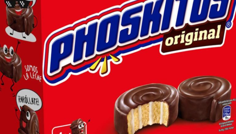 El bollo relleno de crema que todos pedíamos en el quiosco y que sabía a gloria: el Phoskitos y su regalo 'secreto'