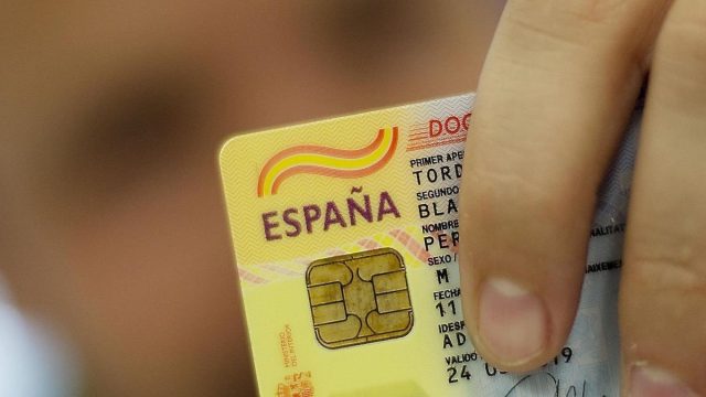 FACUA recuerda que los hoteles no pueden escanear ni fotografiar tu DNI en el check-in