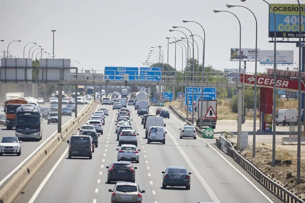 La DGT tiene en Madrid el radar que vacía más bolsillos de España: más de 118.000 multas en un año 2 Su ubicación en un tramo limitado a 80 km/h lo convierte en el punto negro más temido por los conductores