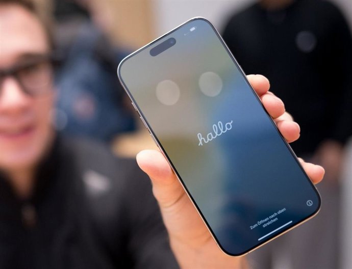 Apple prepara su gran sorpresa con el iPhone 17 y ya se sabe cuándo llegará, cuánto costará y algunas novedades 4 ¿Subirán los precios?