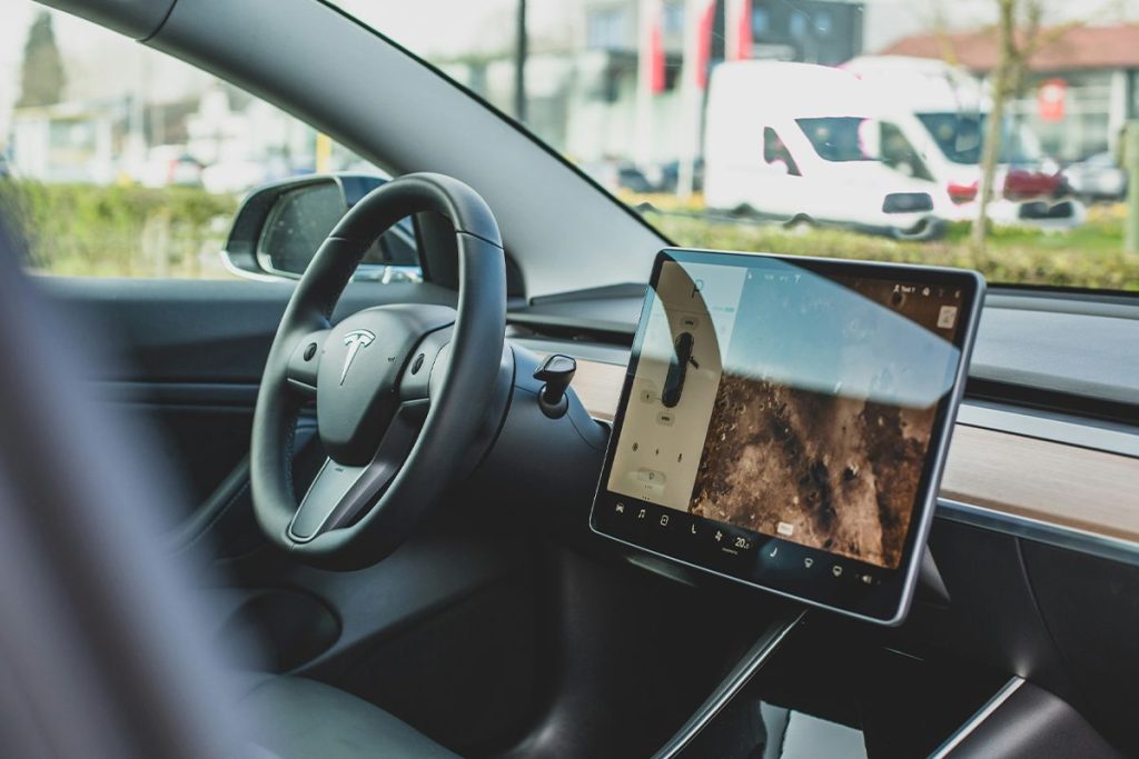 TESLA, SALPICADA POR UN ACCIDENTE PROVOCADO POR AUTOPILOT