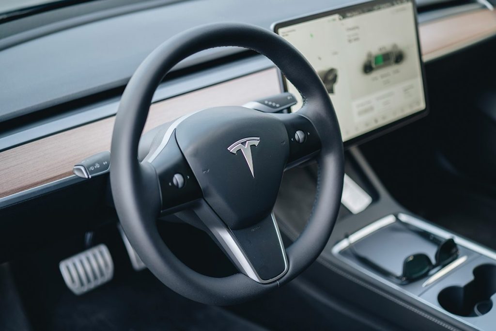 TESLA Y LA EVOLUCIÓN DEL MERCADO