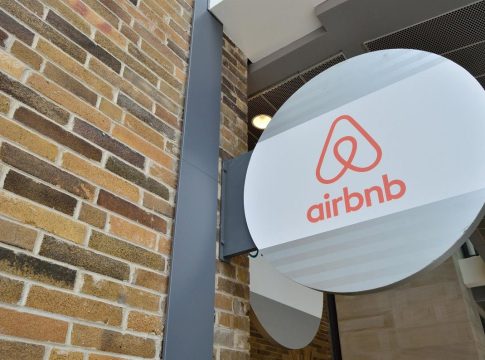 Turistas usan trucos para pagar menos en Airbnb y provocan pérdidas a los dueños Turistas usan trucos para pagar menos en Airbnb y provocan pérdidas a los dueños