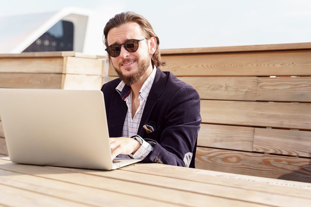 USANDO LA INTELIGENCIA ARTIFICIAL PARA HACERSE RICO