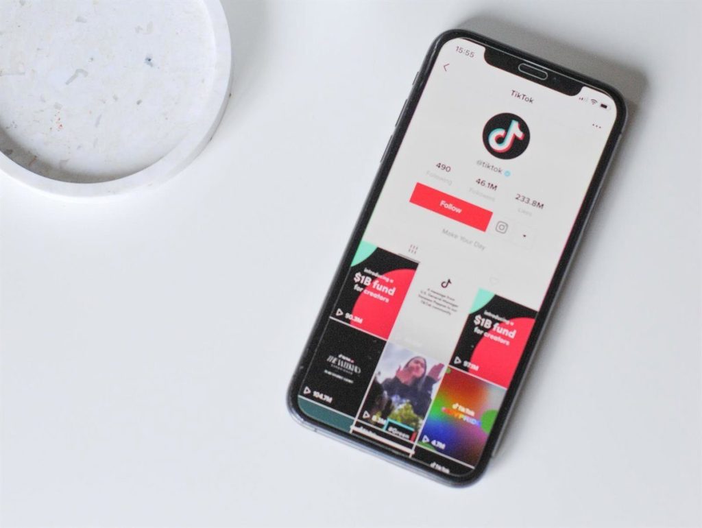 Un frente común: las tecnológicas y el Ejecutivo refuerzan la vigilancia contra discursos tóxicos