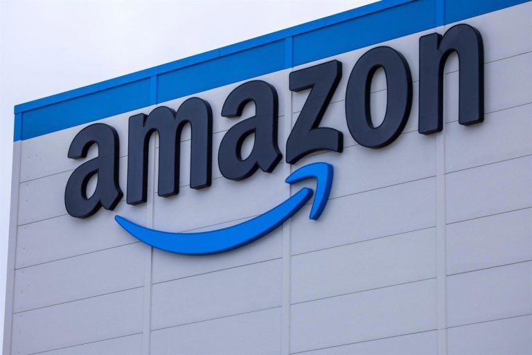 Un logo de Amazon y un QR son suficientes para el timo perfecto que entra por tu buzón