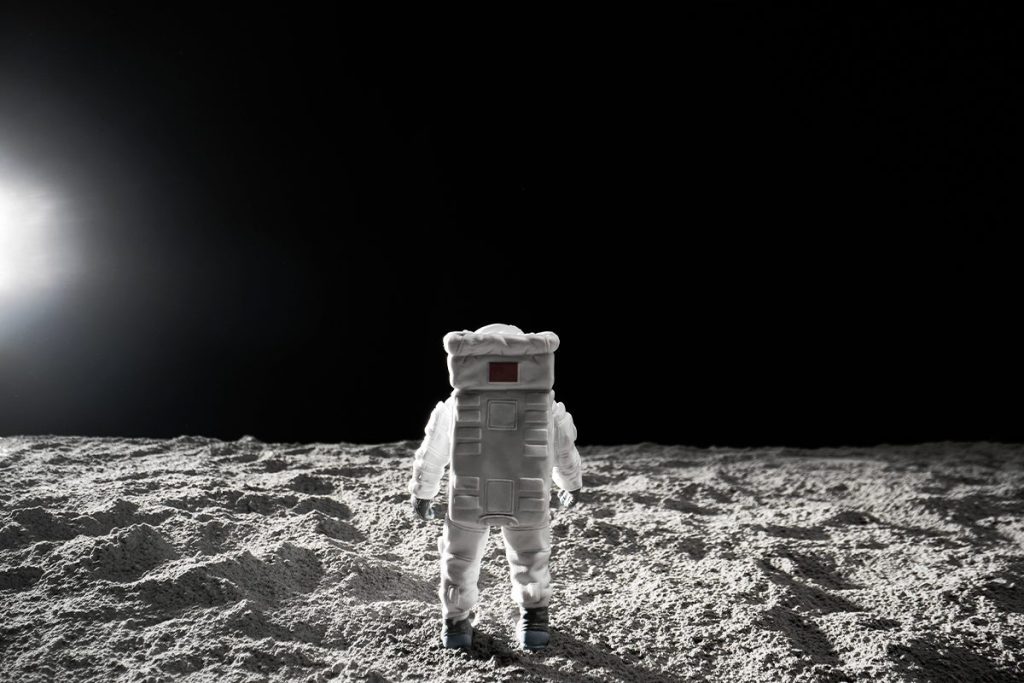 VIDRIO CON MATERIALES LUNARES