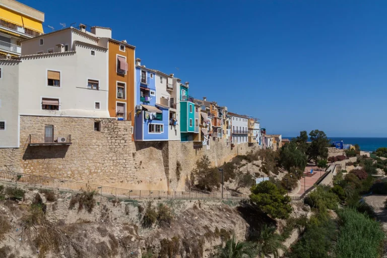 No es Italia, es España: el pueblo con casas de colores que National Geographic ha bautizado como la 