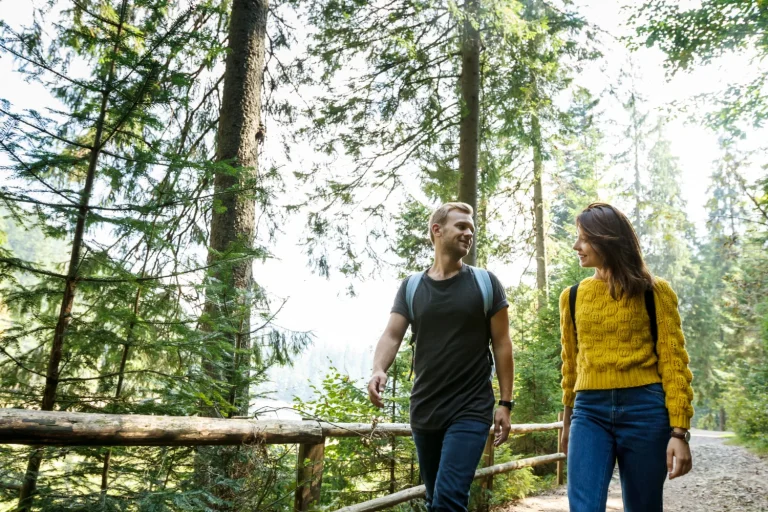Harvard lo llama 'baño de bosque': el paseo de 20 minutos que reduce la tensión arterial más que una pastilla y es totalmente gratis