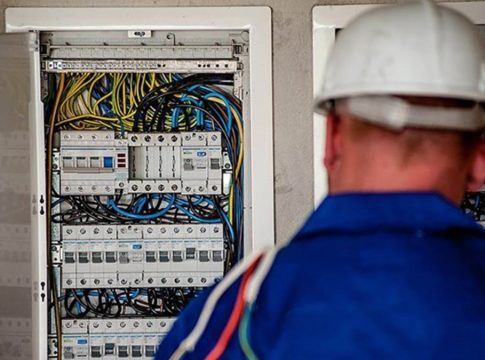 El difícil reto de encontrar trabajo a partir de los 55 años: el 61% de las personas llevan más de un año intentándolo Fuente: Europa Press El difícil reto de encontrar trabajo a partir de los 55 años: el 61% de las personas llevan más de un año intentándolo Fuente: Europa Press