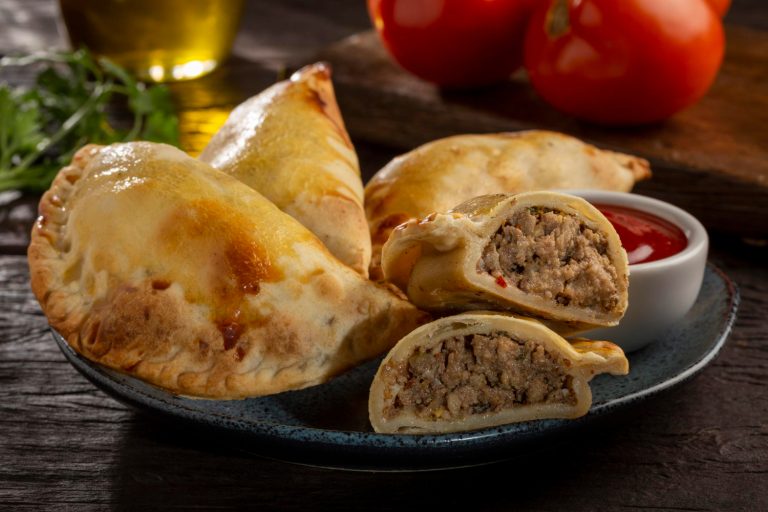 ¿Le pones cebolla?: un chef gallego zanja el debate sobre la empanada y revela el verdadero secreto de la masa