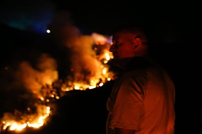 La realidad incómoda detrás de las conspiraciones sobre los incendios de Galicia y Castilla y León: «Proliferan todólogos»