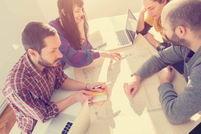 Formación, rediseño organizativo y externalización; palancas de RRHH para activar el rendimiento