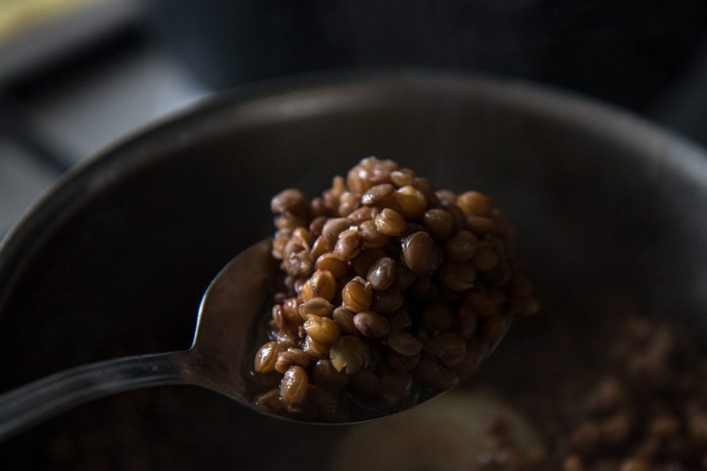 Cocinero leonés revela: el error con el pimentón que arruina las lentejas y la forma correcta de evitarlo 3 DOMINANDO EL ARTE: LA TÉCNICA CORRECTA PASO A PASO