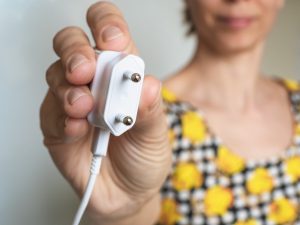 La OCU lanza su décima compra colectiva de energía: cómo apuntarte para pagar menos en luz y gas