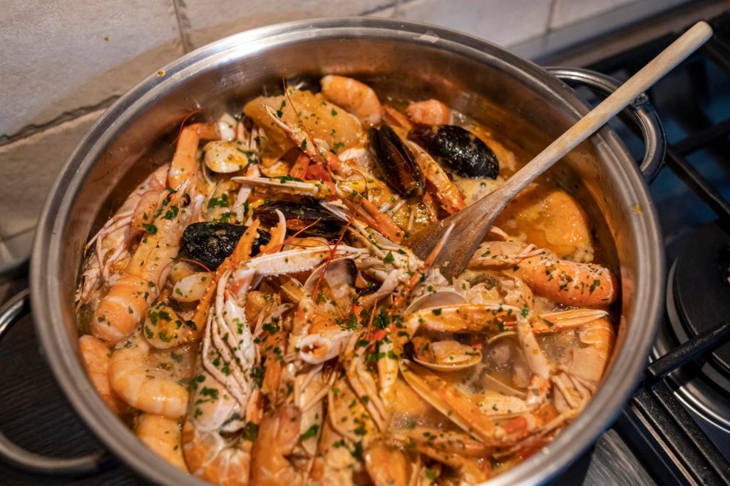 BIÓLOGO RECOMIENDA QUE MENOS ES MÁS: EL SECRETO MEJOR GUARDADO ESTÁ EN EL AGUA Y LA SAL