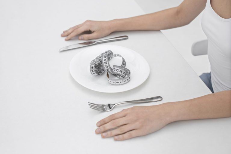 El 10 % de las personas entre 50 y 70 años sufre trastornos alimentarios mayores, un problema infradiagnosticado