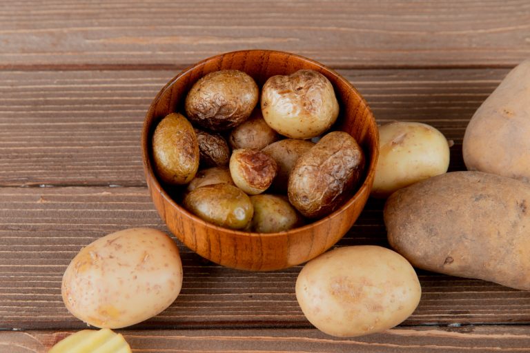 El truco canario para que las papas arrugadas queden perfectas: no es la sal, es lo que haces justo al final de la cocción
