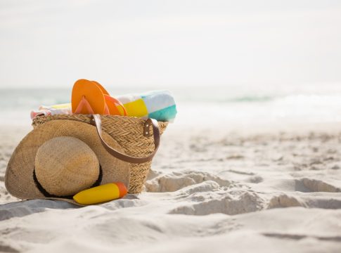 El error más caro del verano en Vigo: usar la toalla así en la playa puede costarte 750€ El error más caro del verano en Vigo: usar la toalla así en la playa puede costarte 750€