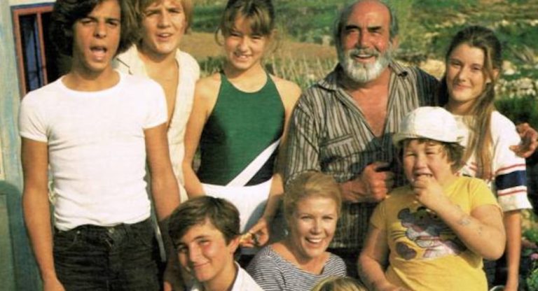 Verano azul 40 años después: ¿Qué playa es realmente Punta Umbria? El mito que inventó el turismo de sol y playa