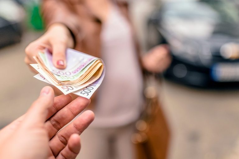 ¡Cuidado! La Guardia Civil avisa de una estafa con billetes que casi nadie detecta​