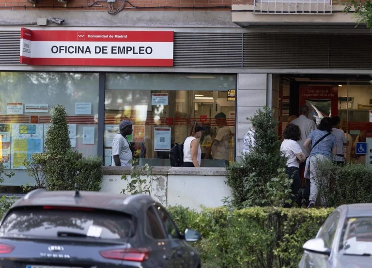 1.900 plazas libres en colegios: el SEPE busca personal sin oposiciones ni experiencia
