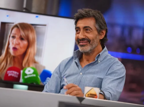 “Las causas no importan si no dan votos”: Juan del Val se carga al Gobierno en 'El Hormiguero' por el escándalo de las pulseras | Fuente: Antena 3 “Las causas no importan si no dan votos”: Juan del Val se carga al Gobierno en 'El Hormiguero' por el escándalo de las pulseras