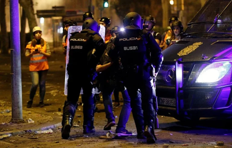 Barcelona, bajo el control de la delincuencia profesional: 400 multirreincidentes viven del robo y se expanden a ciudades medianas