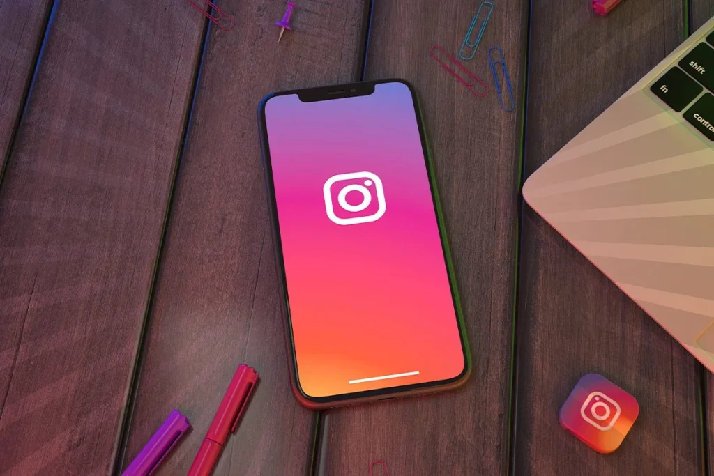 CONEXIÓN DE USUARIOS DE INSTAGRAM CON GUSTOS COMUNES