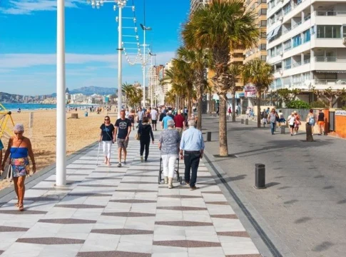 Cambios en la edad legal de jubilación y requisitos de cotización Cambios en la edad legal de jubilación y requisitos de cotización