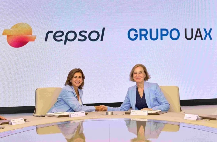 El Grupo Educativo UAX y Repsol impulsarán el desarrollo del talento, la innovación y la transición energética a través de la formación