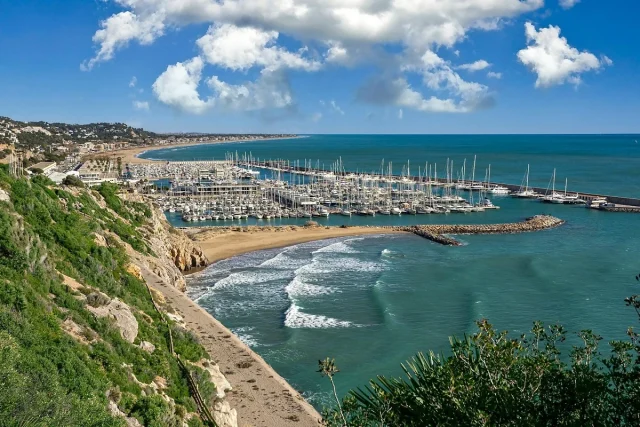 Guía para saborear Castelldefels: dónde comer después de un día de playa