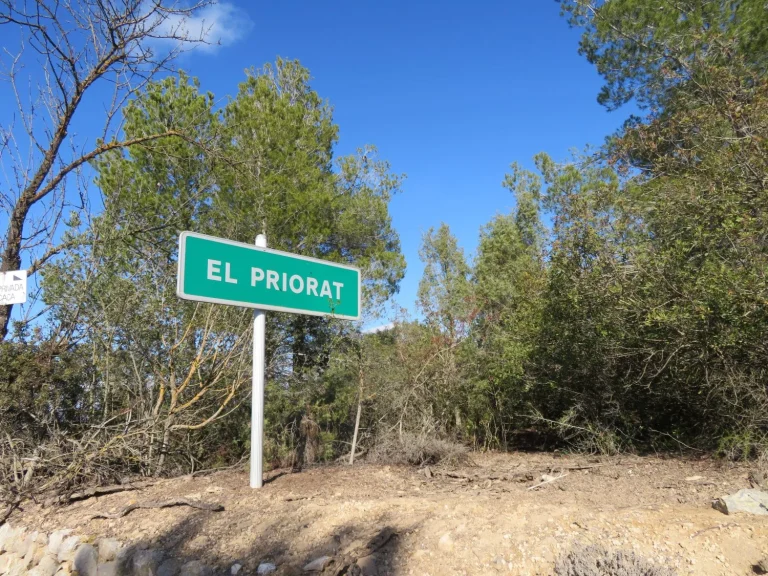 La 'Toscana española' está en Tarragona, y en plena vendimia de octubre se tiñe de un color rojo que te dejará sin palabras
