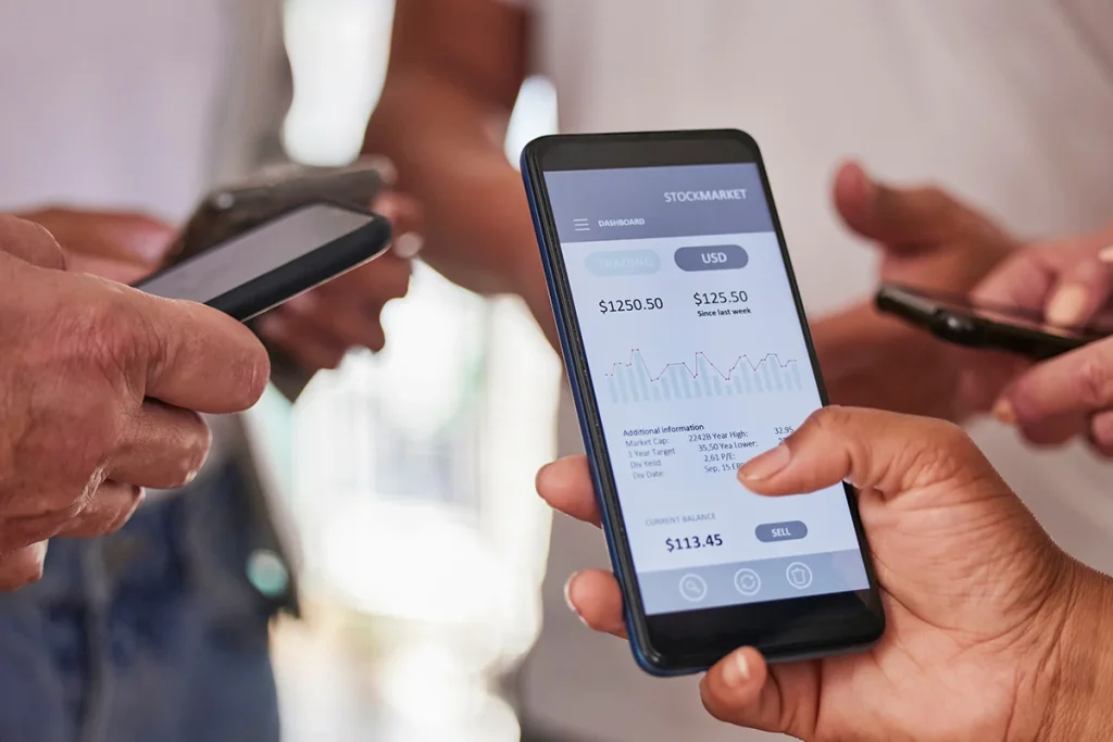 Cómo enviar dinero al momento usando PayPal en WhatsApp