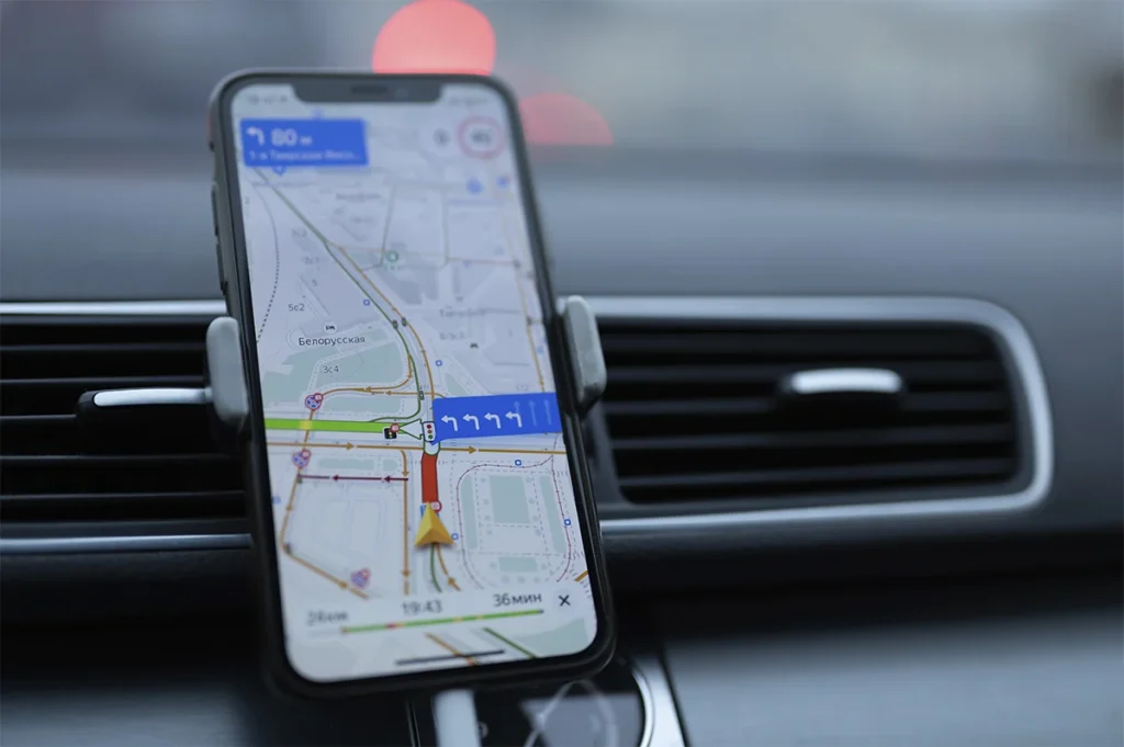 Cómo hacer que Google Maps arranque automáticamente cuando empiezas a conducir 1 Configurar Google Maps para que inicie solo al empezar a conducir