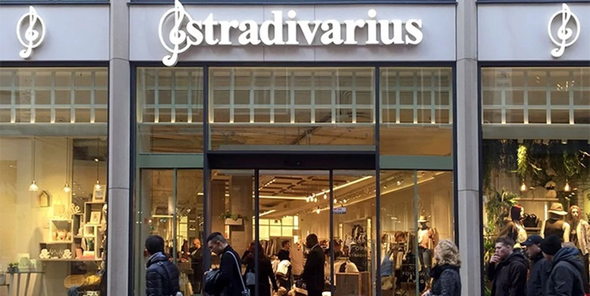 Cuestan menos de 10 euros y hacen magia los pantalones de Stradivarius que te hacen ver más alta y estilizada | Fuente: Stradivarius Cuestan menos de 10 euros y hacen magia: los pantalones de Stradivarius que te hacen ver más alta y estilizada