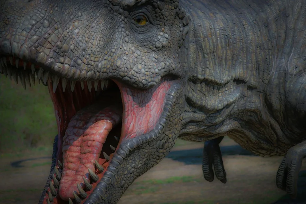 DINOSAURIOS CARNÍVOROS QUE ACECHABAN A LA MANADA