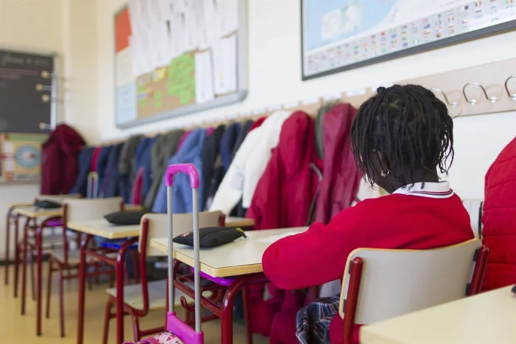 Desafíos en las aulas: recursos, idiomas y desigualdad socioeconómica