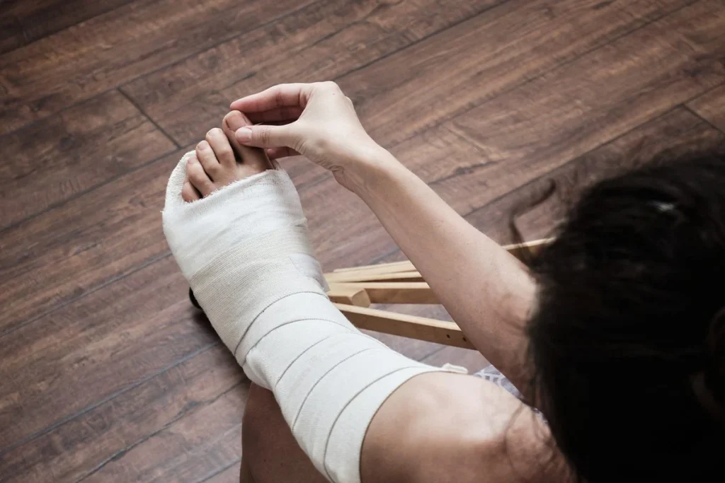 ENSAYOS CLÍNICOS EN HUMANOS CON FRACTURAS EN HUESOS