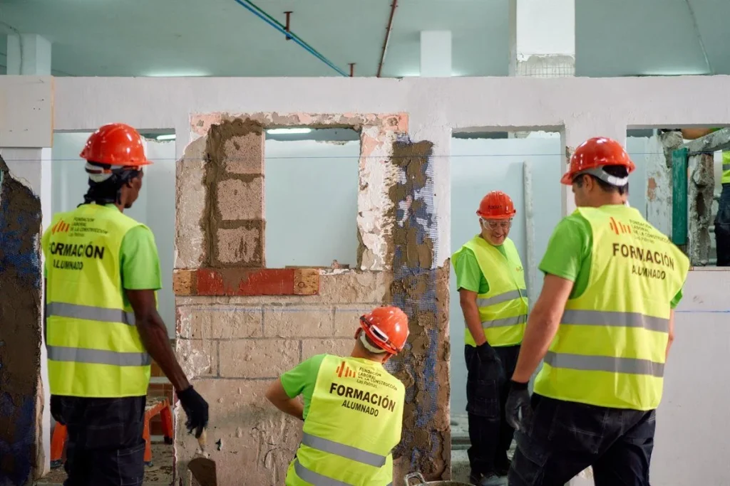 El SMI dispara el número de trabajadores con sueldos bajos: de una minoría a casi uno de cada diez empleados