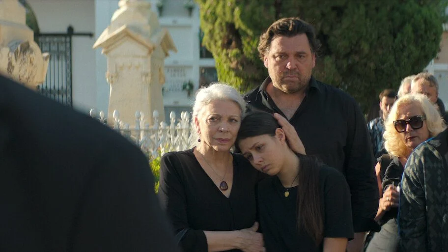 El éxito de sus novelas confirma que la ficción televisiva sigue apostando por el thriller español con sello propio