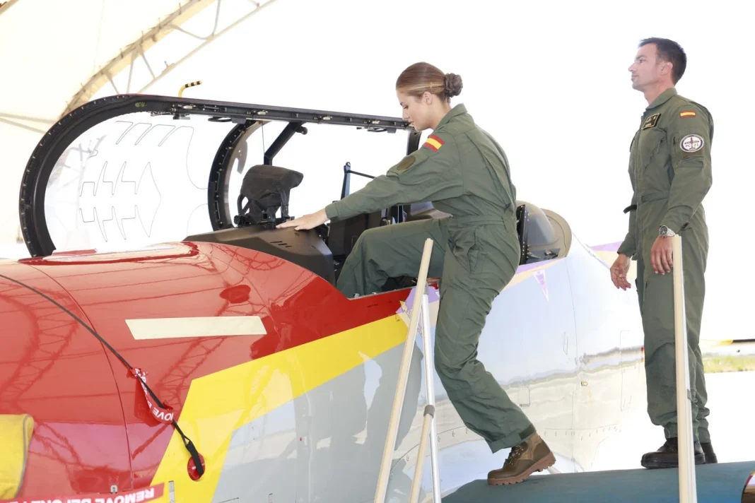 El primer contacto con la aeronave Pilatus PC-21