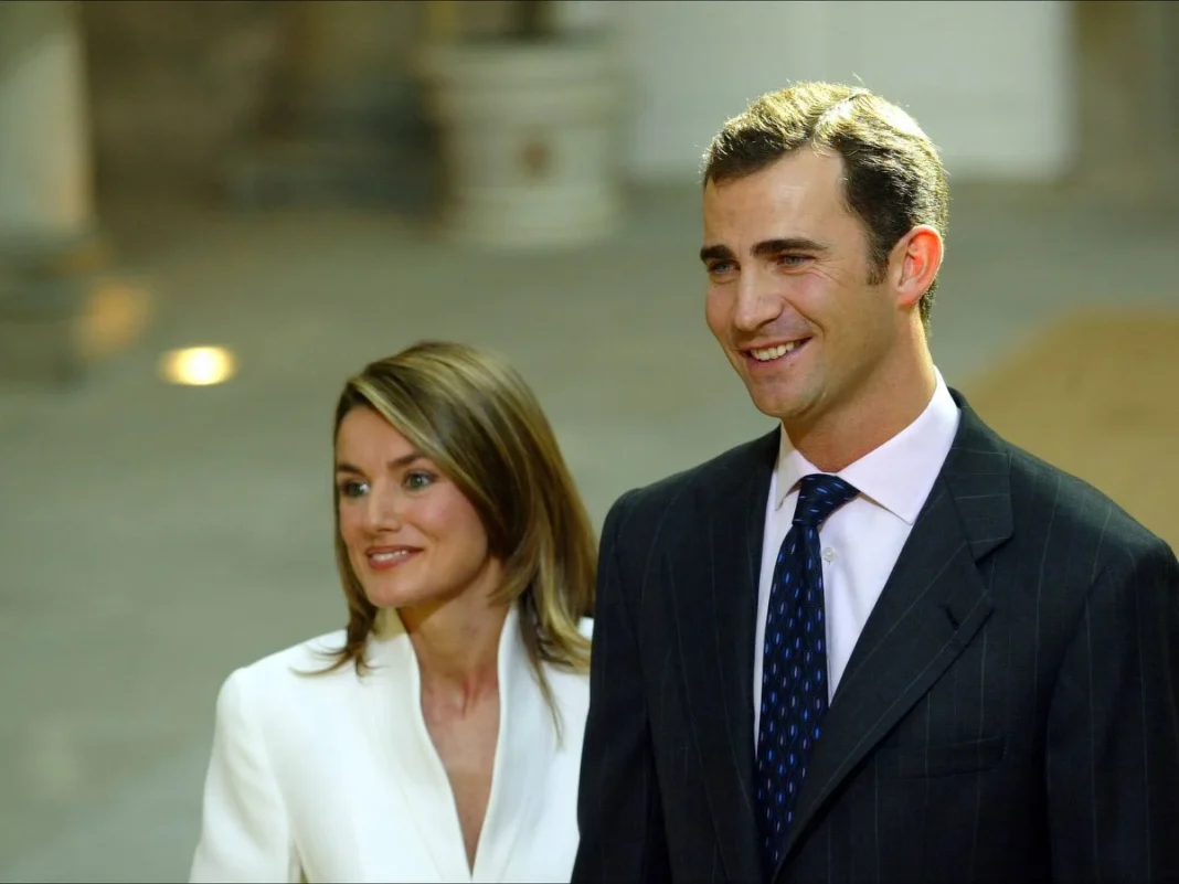 El traje de Armani que definió una pedida de mano de Felipe a Letizia 