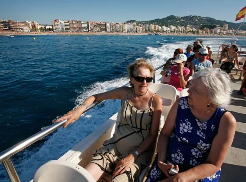 Enfermiza reacción de los británicos por la nueva ley del tabaco en España. «Portugal, allá vamos» Enfermiza reacción de los británicos por la nueva ley del tabaco en España: «Portugal, allá vamos»