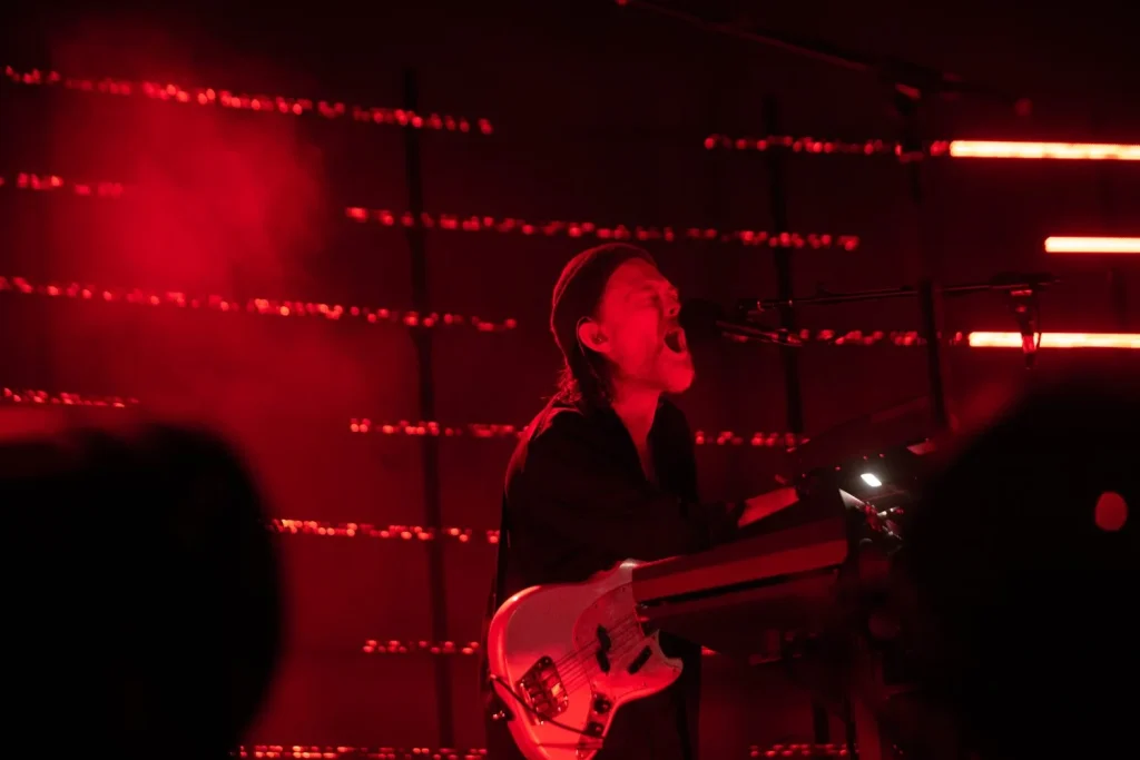 El músico inglés Thom Yorke, vocalista de Radiohead, actúa con el proyecto musical The Smile en el festival Primavera Sound, en el Parc del Fòrum, a 10 de junio de 2022