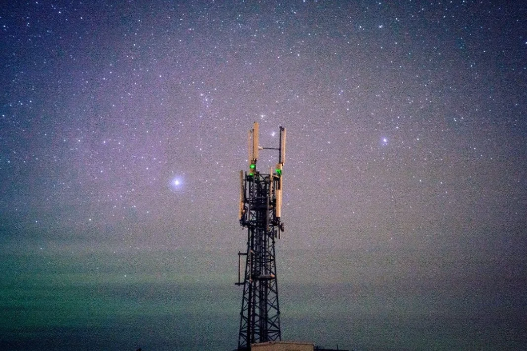 HALLAN EL ORIGEN DE LA ONDA DE RADIO MÁS POTENTE DEL ESPACIO EXTERIOR