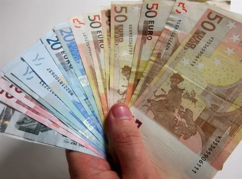 Ibercaja y Sabadell elevan la apuesta con más de 800 euros en efectivo Ibercaja y Sabadell elevan la apuesta con más de 800 euros en efectivo
